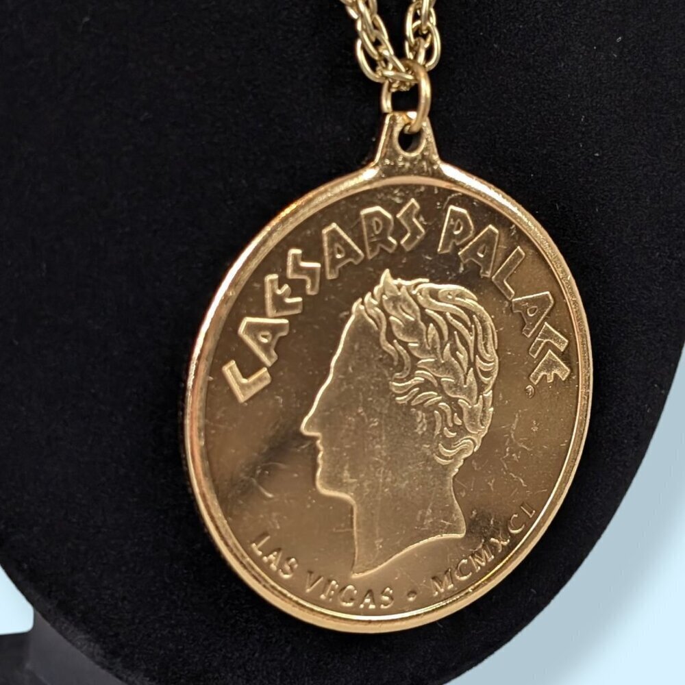 V. Rope Chain Caesars Palace Medallion Pendant Necklace - Picture 3 of 6